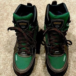 A solo goretex boots